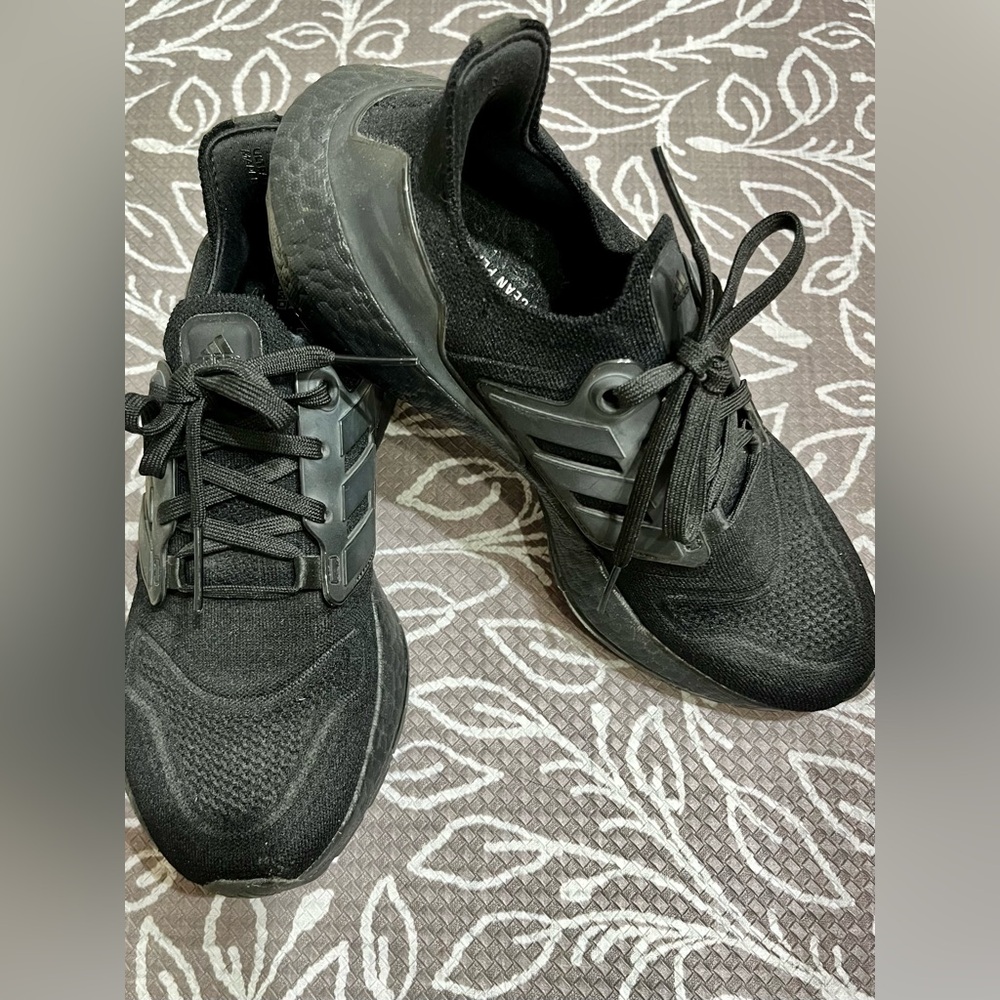 Adidas Ultraboost 22